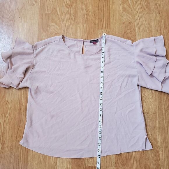 VINCE CAMUTO | Drop Shoulder Ruffle Sleeve Blouse - size Medium in Dusty Rose. - Picture 9 of 11
